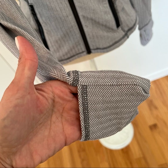 Lululemon Chevron Ruffle Jacket - Picture 2 of 9